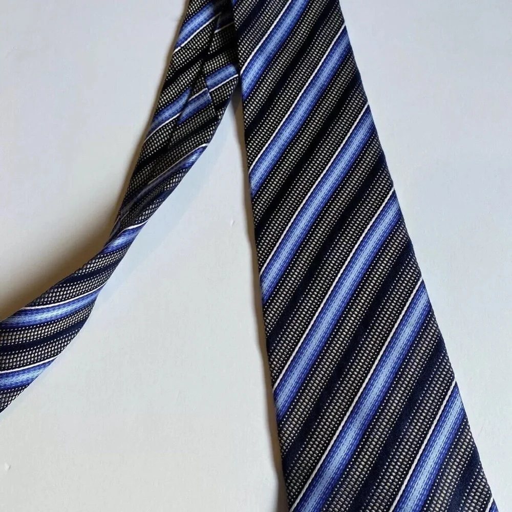 Alfani Mens Tie Blue Stripes Elegant 100% Silk Handmade